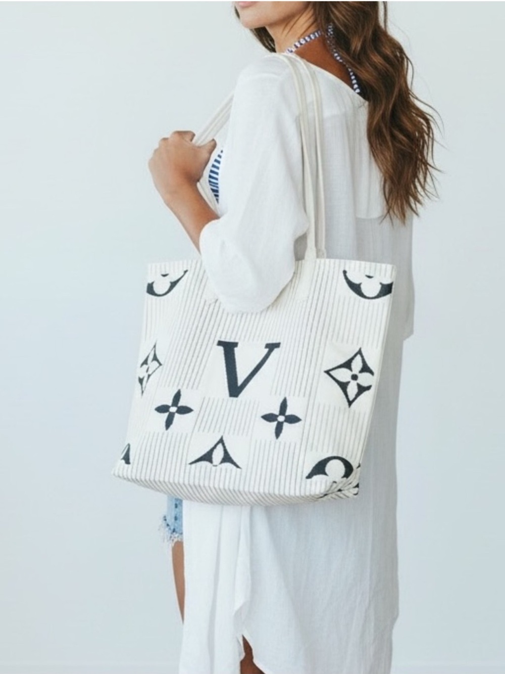 NWT Textured Knit Tote Bag Black & White Designer Inspired - Picture 4 of 6